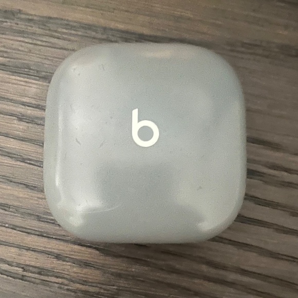 Beats by Dr. Dre Fit Pro True Wireless Earbuds Grey - Picture 2 of 2